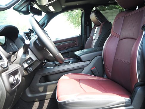 New 2025 RAM 2500 Limited image 11