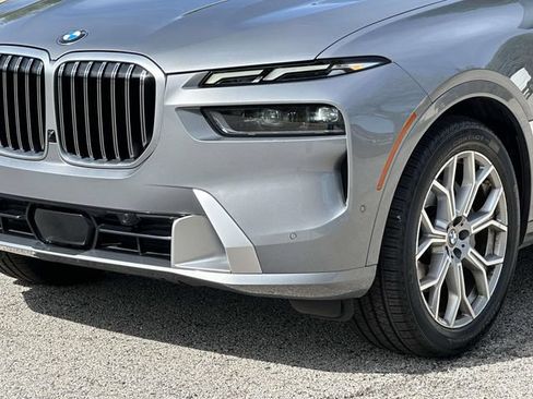 Used 2024 BMW X7 xDrive40i w/ Premium Package AWD/4WD image 12