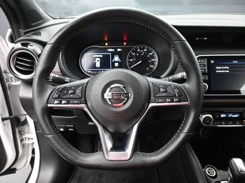 Used 2020 Nissan Kicks SR w/ SR Premium Package FWD image 27