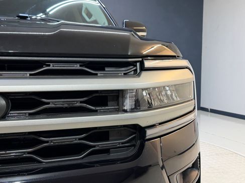 Used 2024 Ford Expedition Max XLT image 11