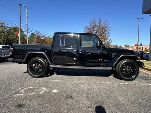 Used 2024 Jeep Gladiator Sport image 3
