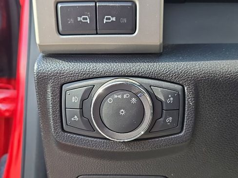 Used 2019 Ford F150 Lariat AWD/4WD image 17