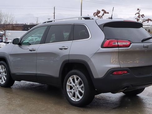 Used 2016 Jeep Cherokee Latitude w/ Comfort/Convenience Group image 3