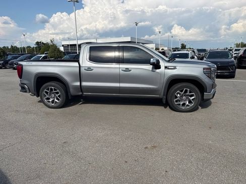 Used 2023 GMC Sierra 1500 SLT w/ SLT Convenience Package AWD/4WD image 4