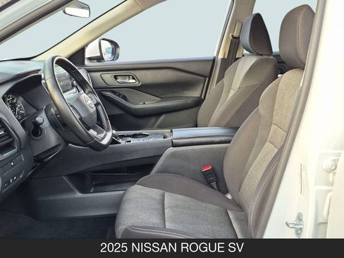 Certified 2025 Nissan Rogue SV FWD image 14
