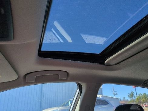 Used 2024 Nissan Altima 2.5 SR w/ SR Premium Package image 9