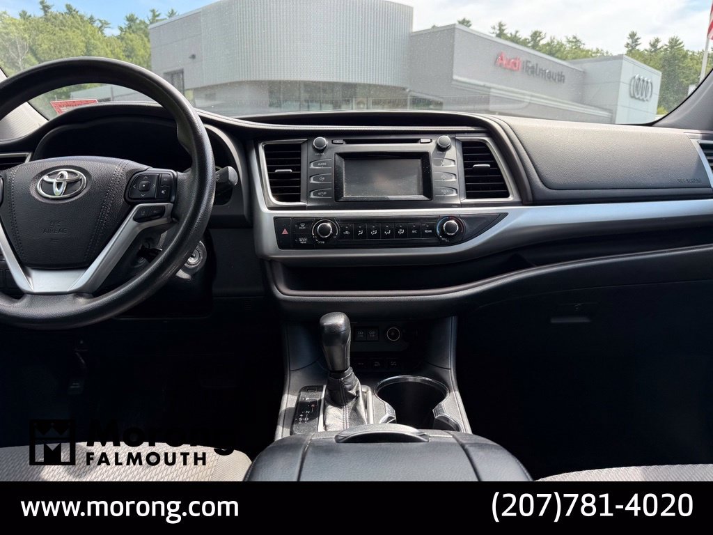 Used 2018 Toyota Highlander LE AWD/4WD image 34
