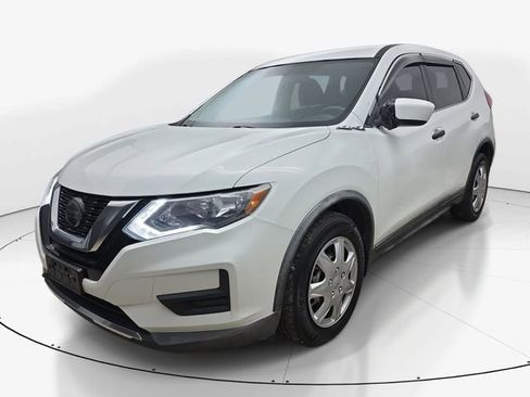 Used 2018 Nissan Rogue S FWD image 4