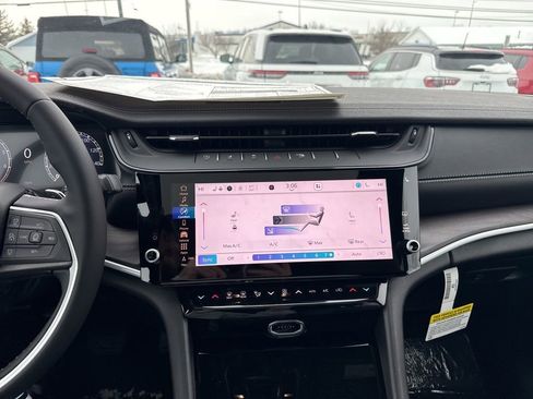New 2026 Jeep Grand Cherokee Altitude AWD/4WD image 21
