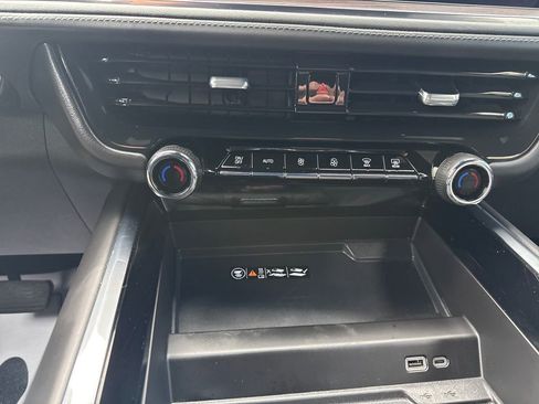 Used 2025 Chevrolet Tahoe LT image 23