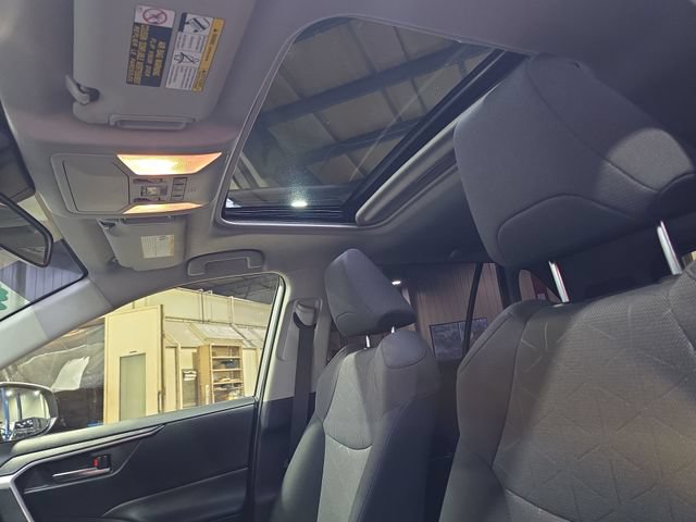Used 2019 Toyota RAV4 XLE w/ All Weather Liner Package AWD/4WD image 30