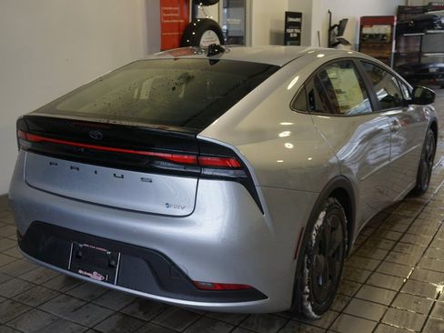 New 2026 Toyota Prius LE image 15