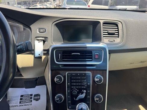 Used 2015 Volvo S60 T5 Premier image 21