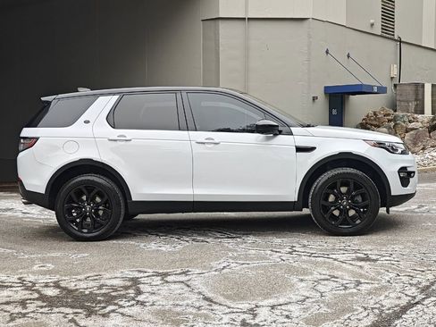 Used 2018 Land Rover Discovery Sport HSE image 2