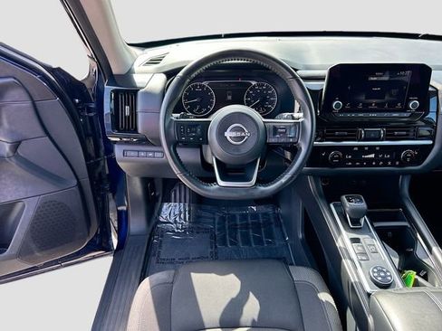 Certified 2025 Nissan Pathfinder SV AWD/4WD image 18