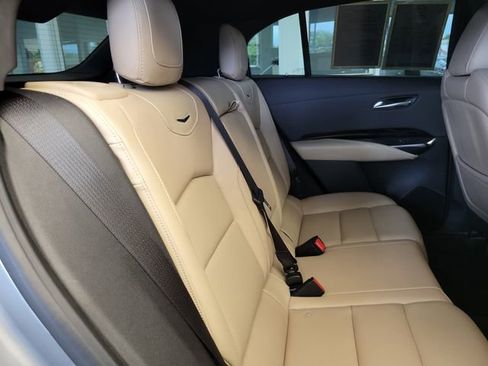 Used 2024 Cadillac XT4 Luxury FWD image 9