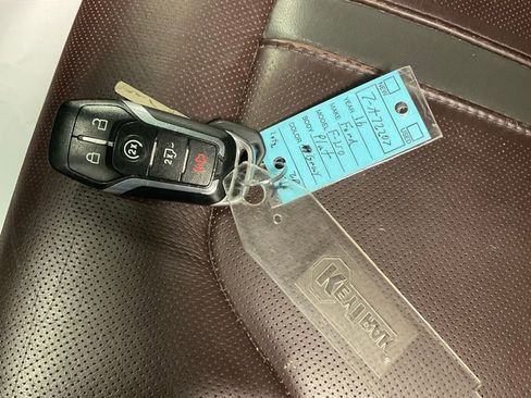 Used 2016 Ford F150 Platinum w/ Equipment Group 701A Luxury image 28