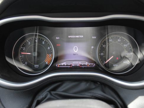 Used 2014 Jeep Cherokee Trailhawk w/ Technology Group AWD/4WD image 10