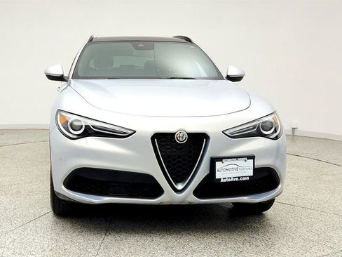 Used 2022 Alfa Romeo Stelvio Ti AWD/4WD image 2