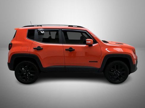 Used 2018 Jeep Renegade Altitude AWD/4WD image 4