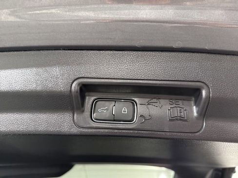 Used 2022 Ford Explorer Platinum w/ Equipment Group 601A image 13