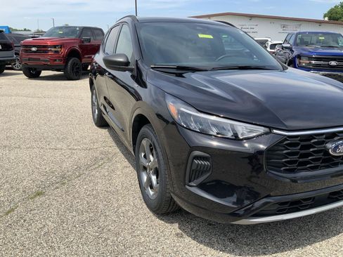 Used 2023 Ford Escape ST-Line w/ Tech Pack #1 AWD/4WD image 15