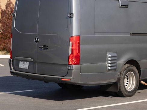 Used 2021 Mercedes-Benz Sprinter 4500 w/ Parking Package image 27