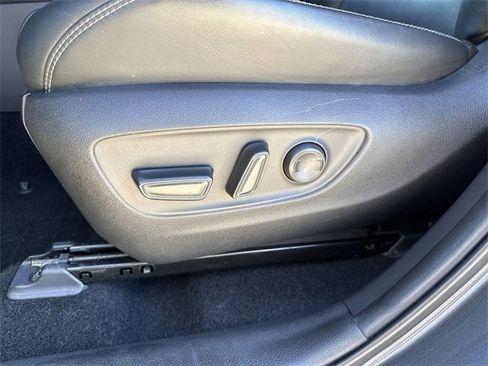 Used 2021 Toyota RAV4 XLE Premium image 19