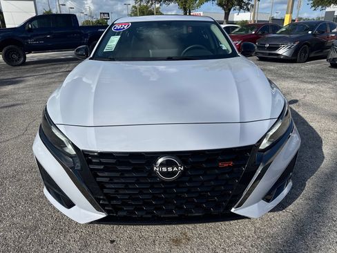 Used 2024 Nissan Altima 2.5 SR w/ SR Premium Package FWD image 6