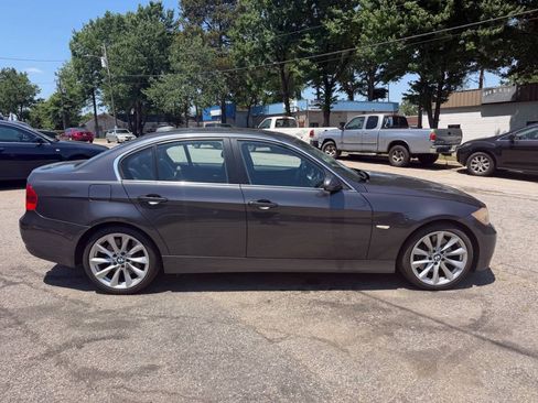 Used 2007 BMW 335xi Sedan AWD/4WD image 4
