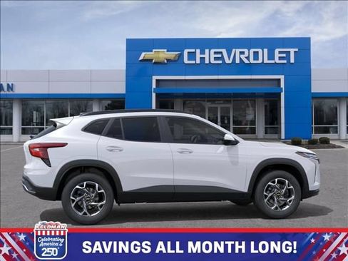New 2026 Chevrolet Trax LT w/ Driver Confidence Package FWD image 5