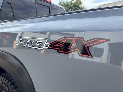 Used 2022 Nissan Frontier PRO-4X AWD/4WD image 11