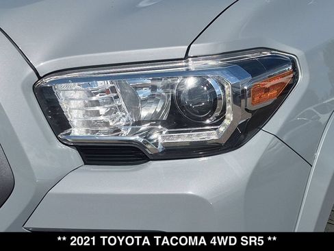 Used 2021 Toyota Tacoma SR5 AWD/4WD image 16
