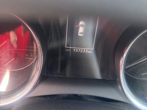 Used 2019 Toyota Camry LE image 5