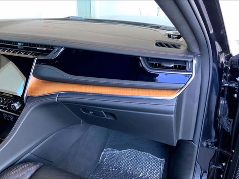 Used 2024 Jeep Grand Cherokee L Summit image 19