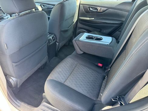 Used 2017 Nissan Rogue S FWD image 16