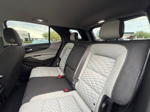 Used 2019 Chevrolet Equinox LT FWD image 17