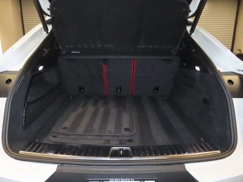 Used 2023 Porsche Cayenne Platinum Edition image 22