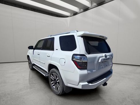 Used 2014 Toyota 4Runner SR5 AWD/4WD image 7