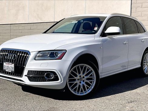 Used 2017 Audi Q5 2.0T Premium Plus w/ Technology Package image 12