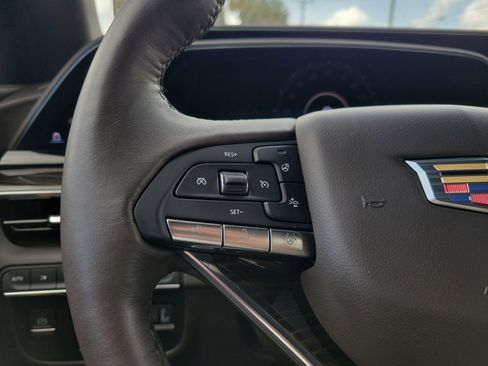 Certified 2023 Cadillac Escalade Premium Luxury w/ Performance Package AWD/4WD image 32