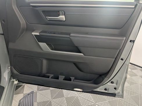 Used 2025 Toyota Tundra Platinum AWD/4WD image 34