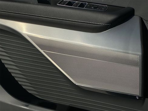 Used 2026 Cadillac Vistiq Sport w/ LPO, Floor Liner Package image 31