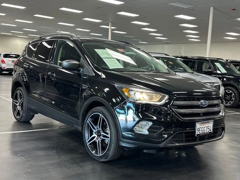 Used 2019 Ford Escape SEL image 9