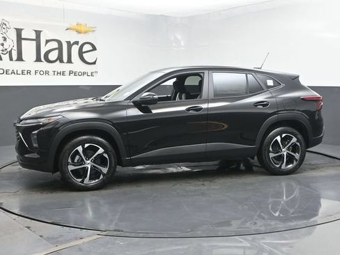 New 2026 Chevrolet Trax RS w/ Sunroof Package FWD image 10
