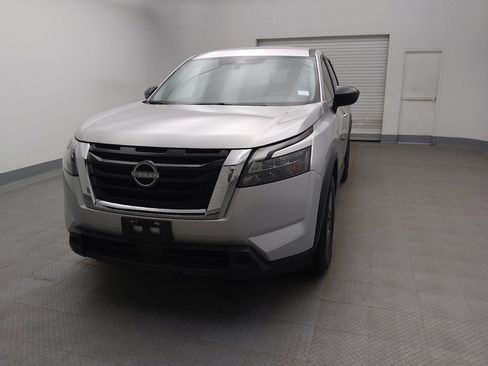 Used 2023 Nissan Pathfinder S image 15