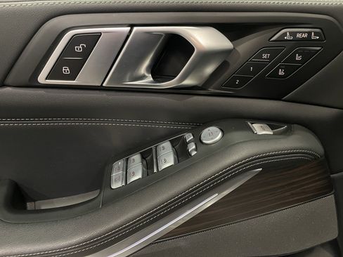 Certified 2023 BMW X7 xDrive40i w/ Executive Package image 11