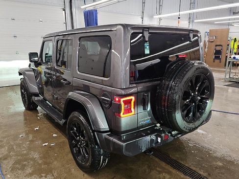 Used 2025 Jeep Wrangler Unlimited Sahara AWD/4WD image 6