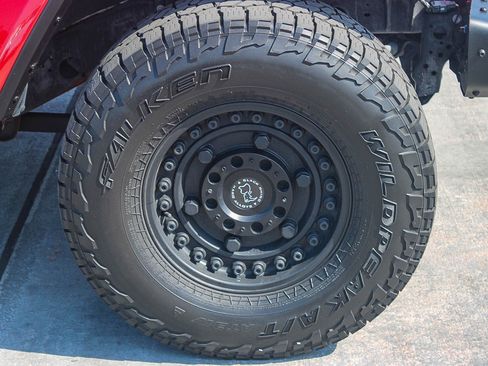 Used 2021 Jeep Wrangler Unlimited Rubicon AWD/4WD image 11