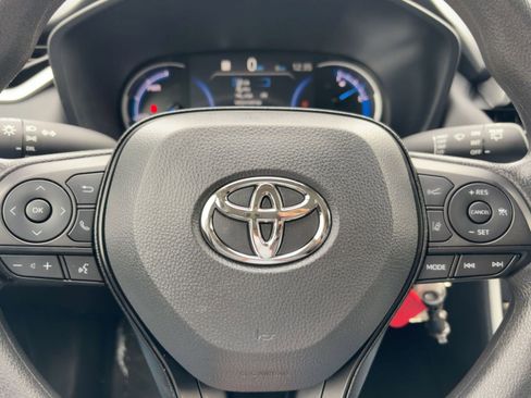 Used 2025 Toyota RAV4 LE image 25